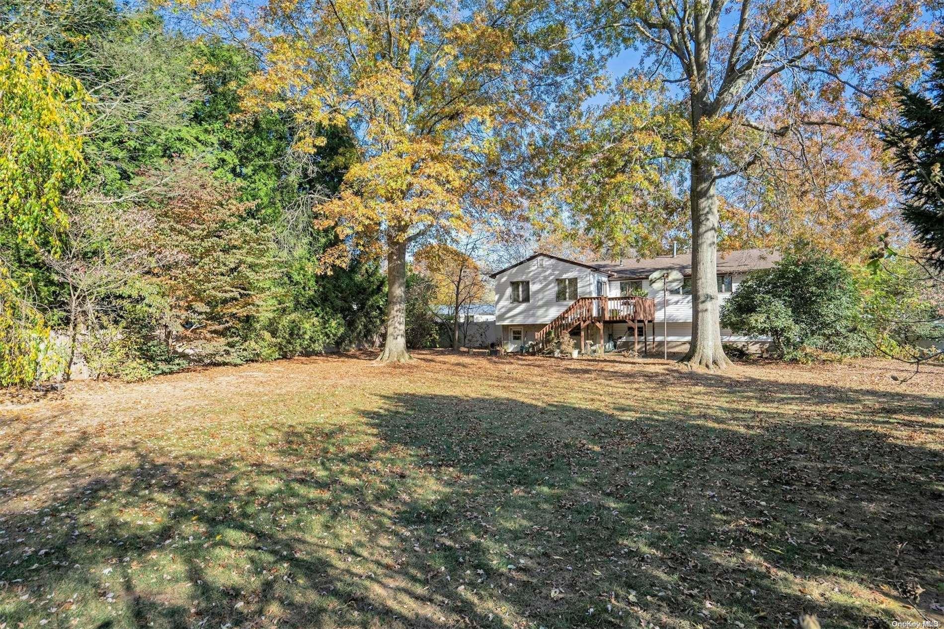 18 Greg Lane, East Northport, New York image 30