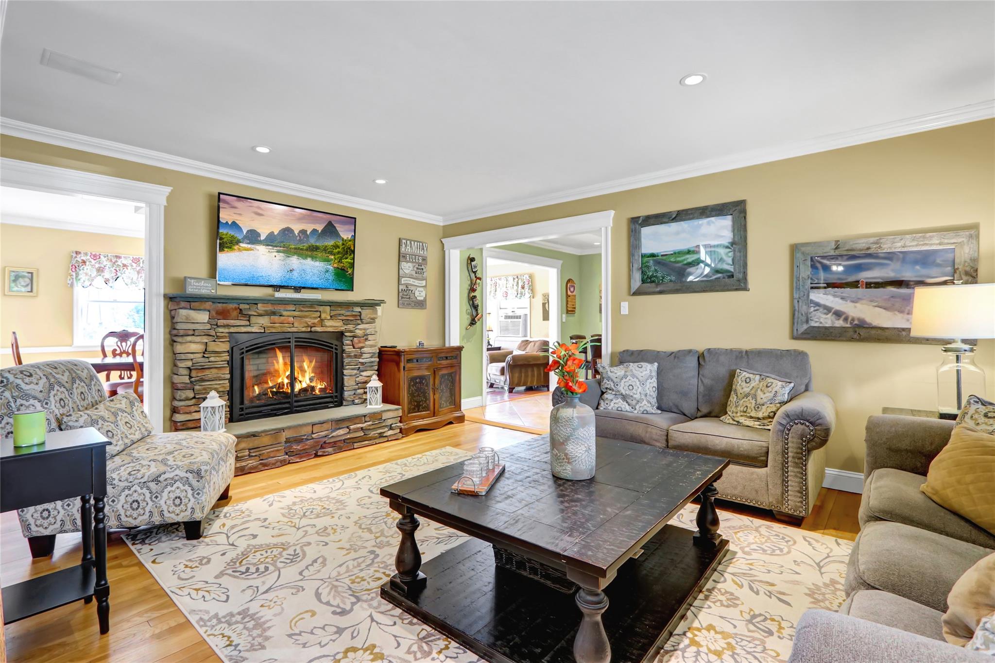 8 Pine Street, Bayport, New York image 6