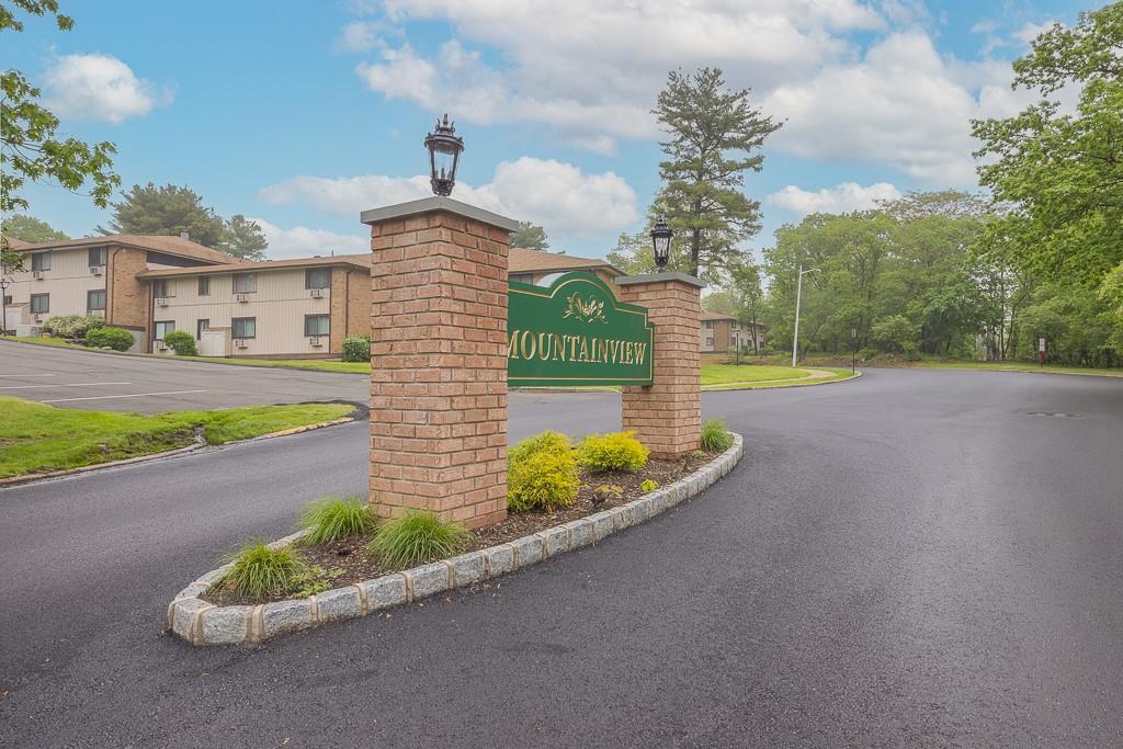 905 Sierra Vista Lane, Valley Cottage, New York image 1