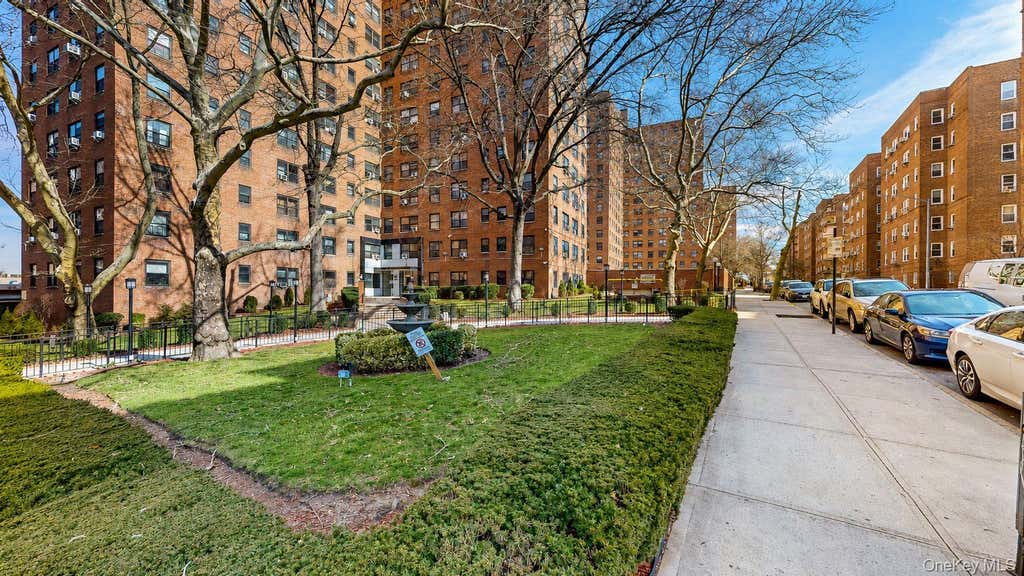 Photo of 99-05 63rd Dr #7K, Rego Park, NY 11374 (MLS # 1036568)