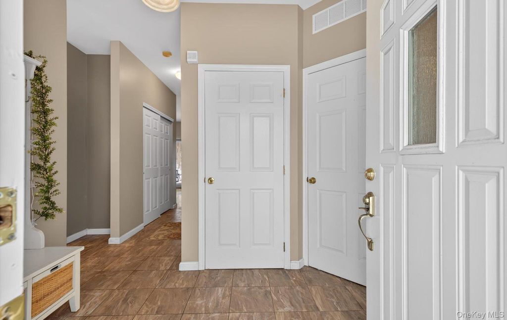 Photo of 31 Daremy Circle, Medford, NY 11763 (MLS # 956904)