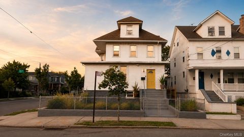 Apartment For Rent - 544 Beach 72nd Street #1<br/> Arverne, NY 11692