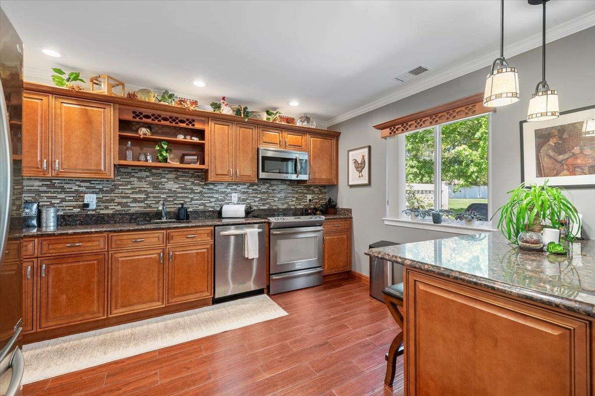 10 Sheila Court #--, Holtsville, New York image 18