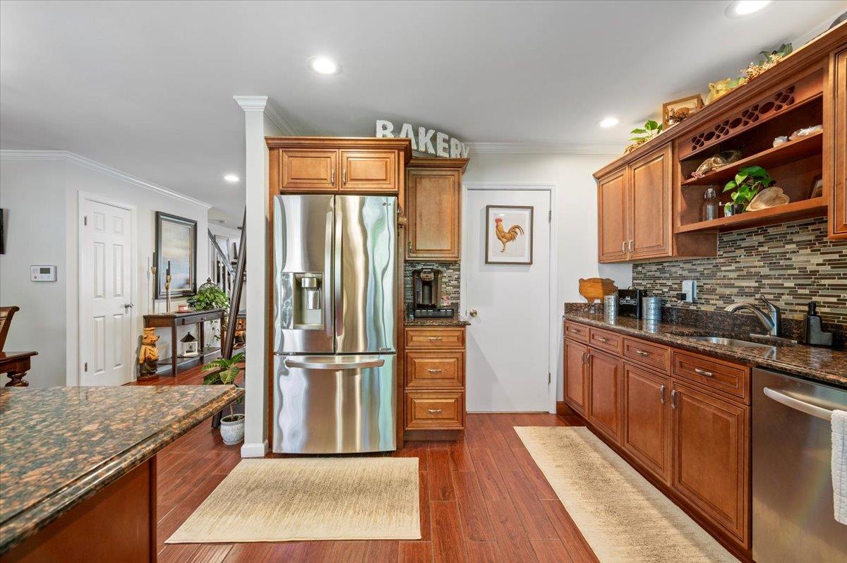 10 Sheila Court #--, Holtsville, New York image 19