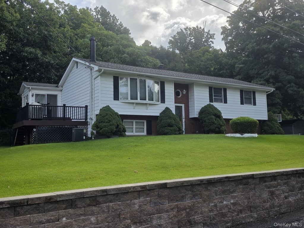 Photo of 7 Townsend Place, Chester, NY 10918 (MLS # 1045305)