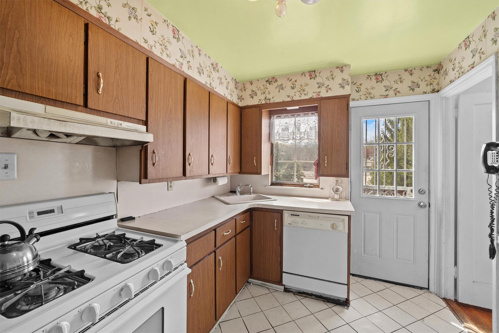 39 King Avenue, Yonkers, New York image 9