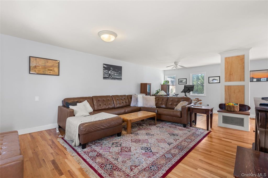 Photo of 1023 Carll Drive, Bay Shore, NY 11706 (MLS # 922316)