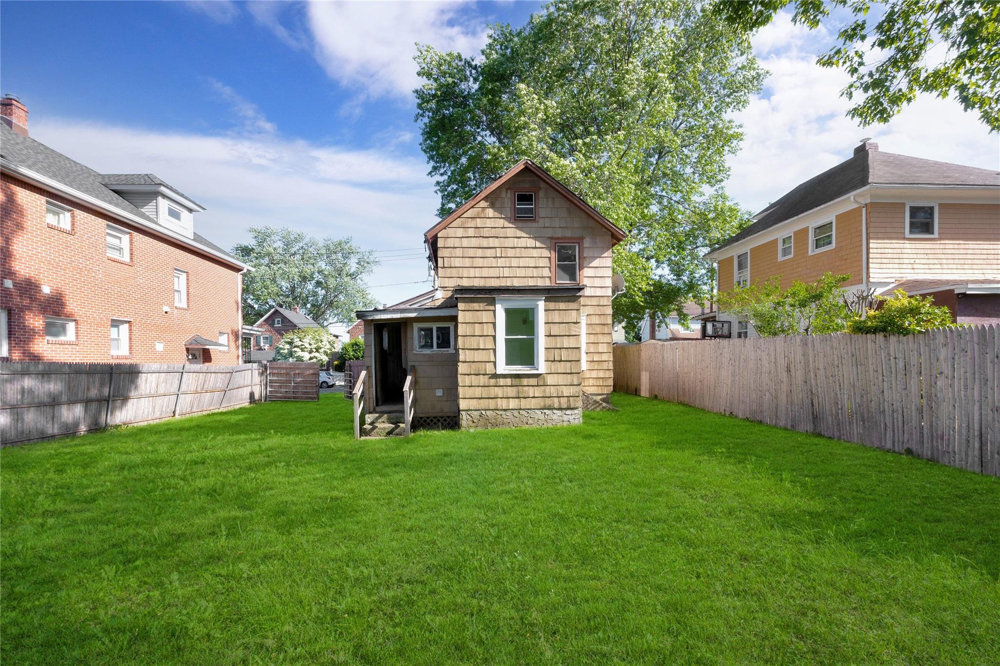 20 Valentine Street, Glen Cove, New York image 11