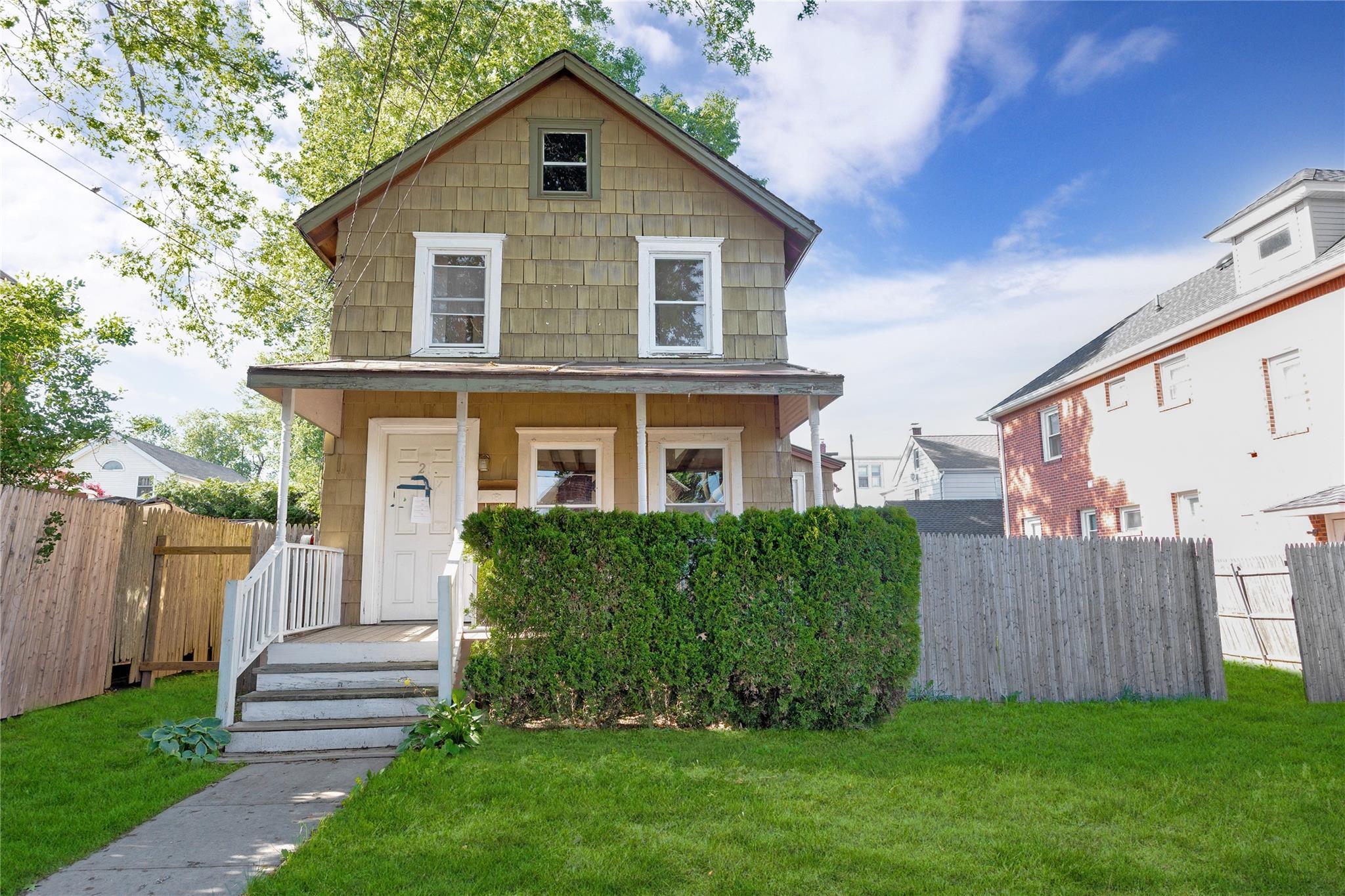 20 Valentine Street, Glen Cove, New York image 1