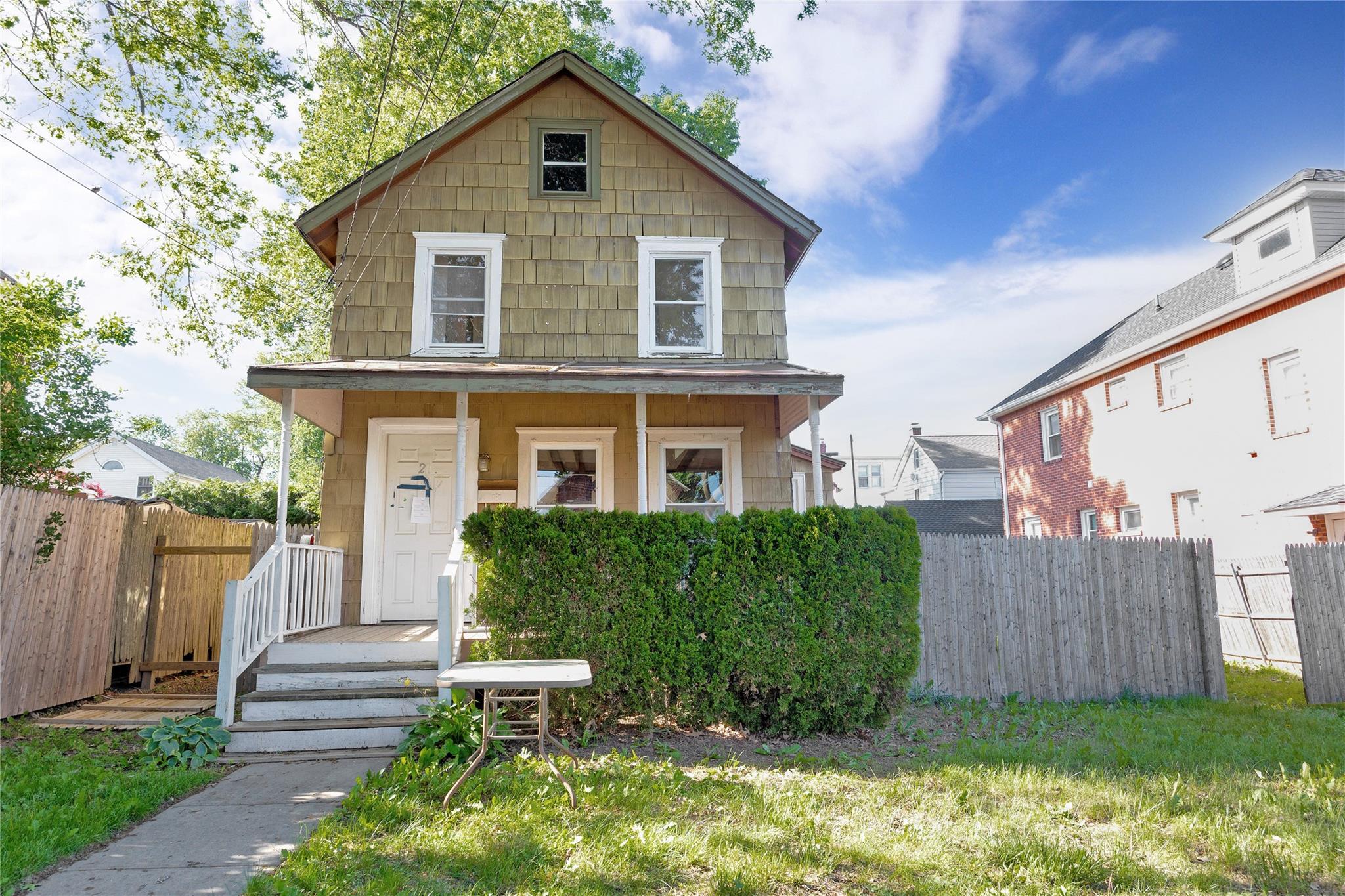 20 Valentine Street, Glen Cove, New York image 2