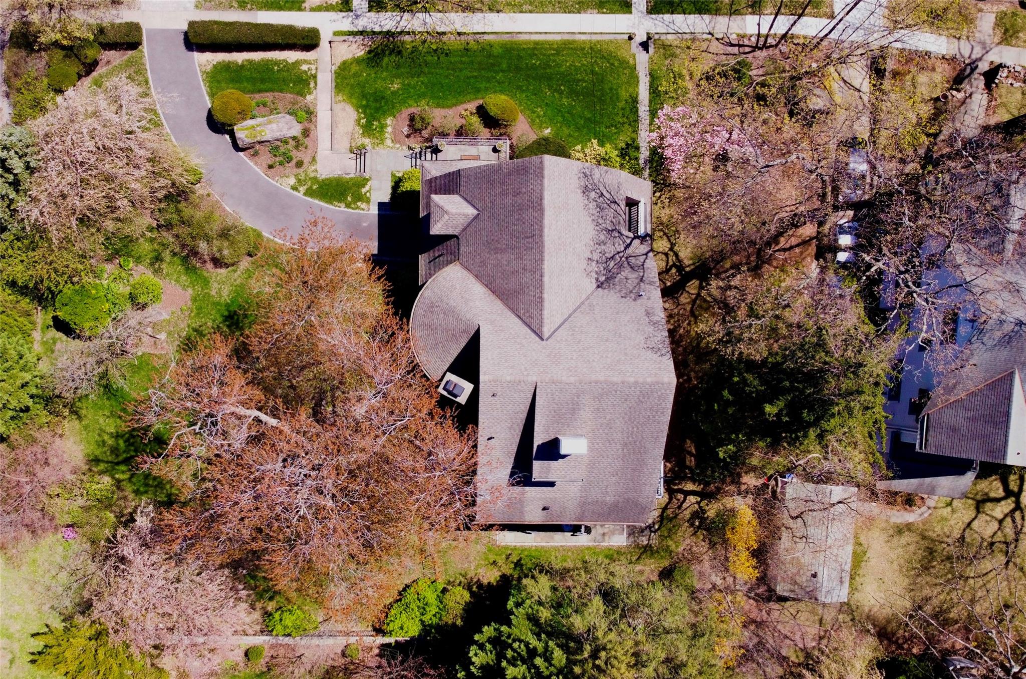 305 Pelhamdale Avenue, Pelham, New York image 36