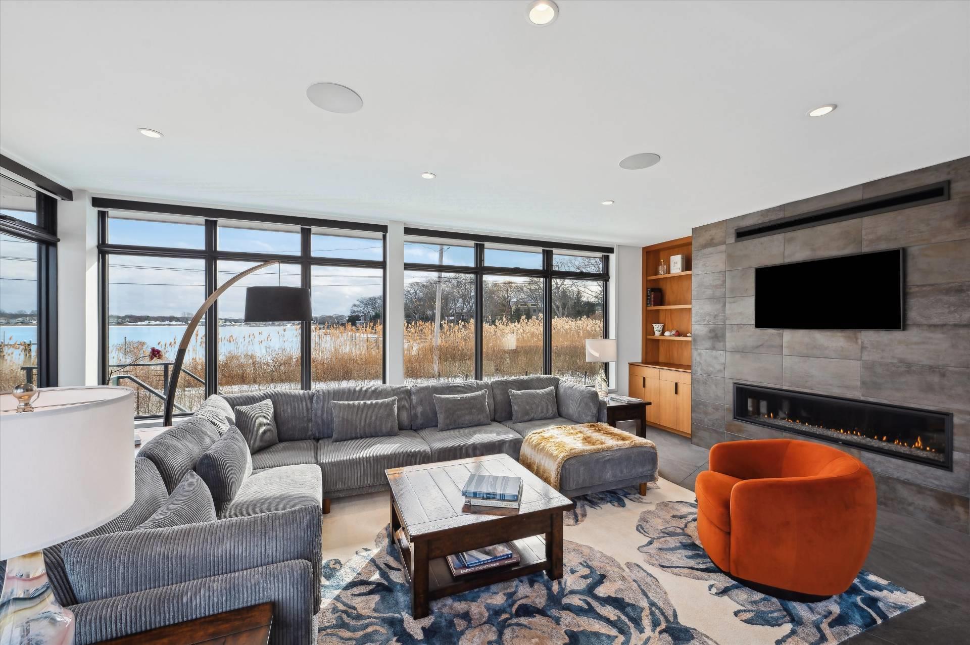 61 Harbor Drive