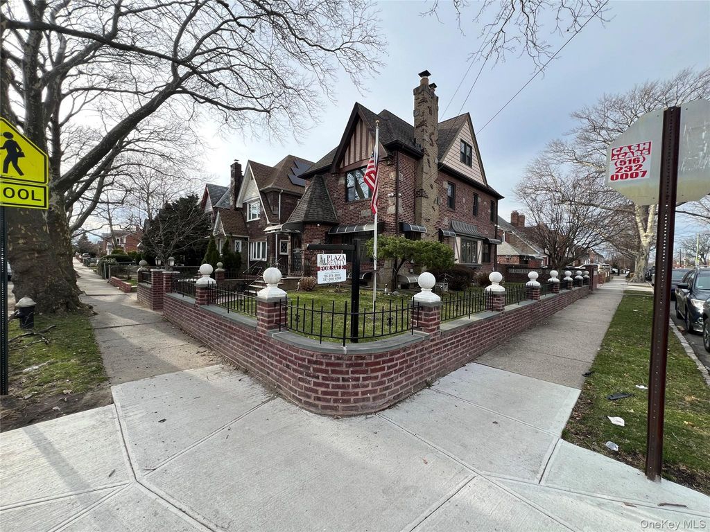 Photo of 19519 45th Avenue, Flushing, NY 11358 (MLS # 981474)