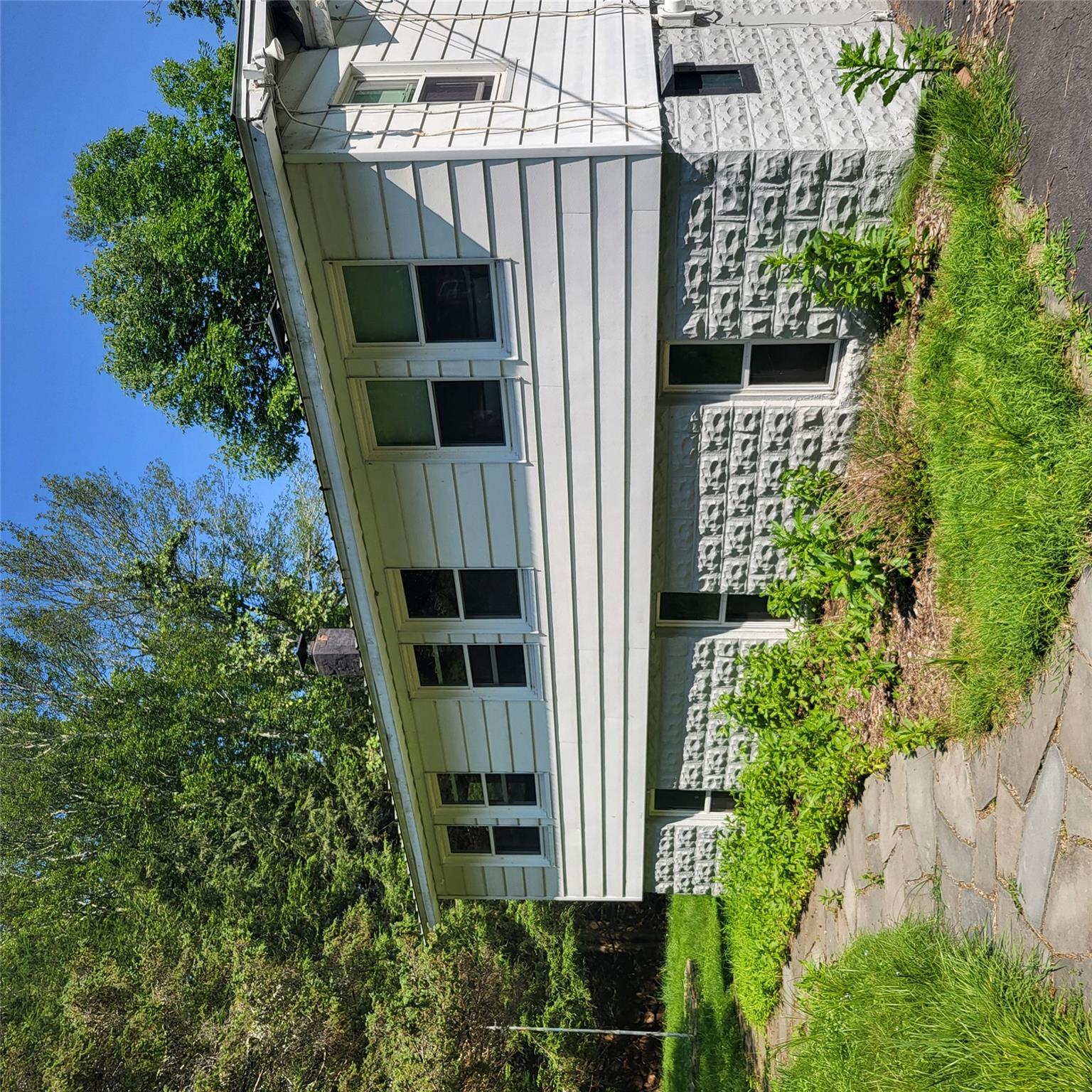 21 E Sullivan Place