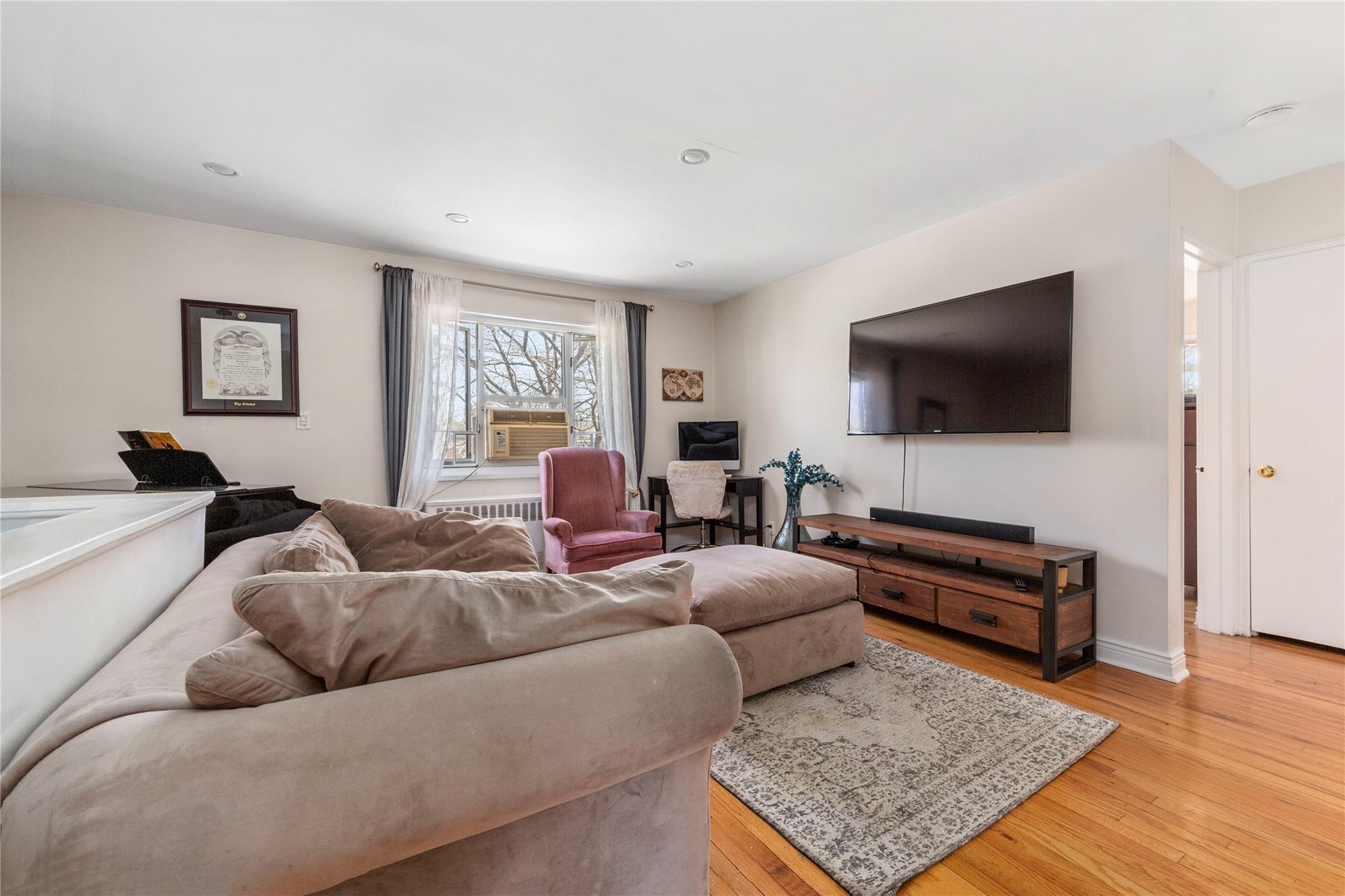 221-95 Manor Road #UPPER, Queens Village, New York image 4