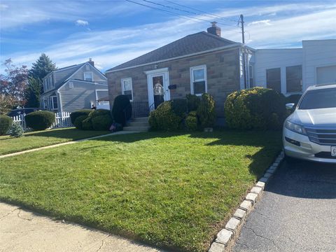 47 Walnut Avenue E Farmingdale NY 11735