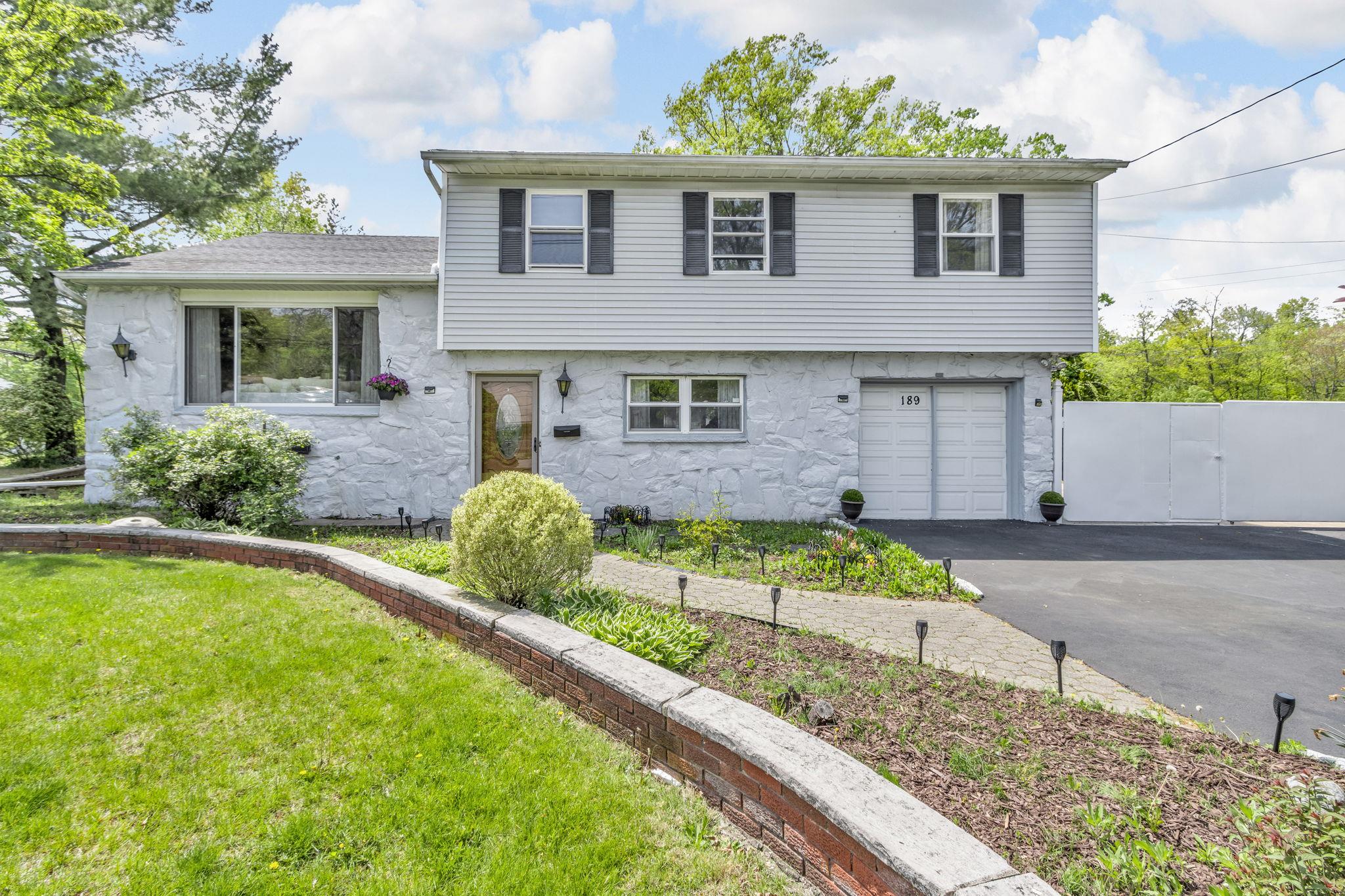189 Edgewood Drive, Orangeburg, New York image 3