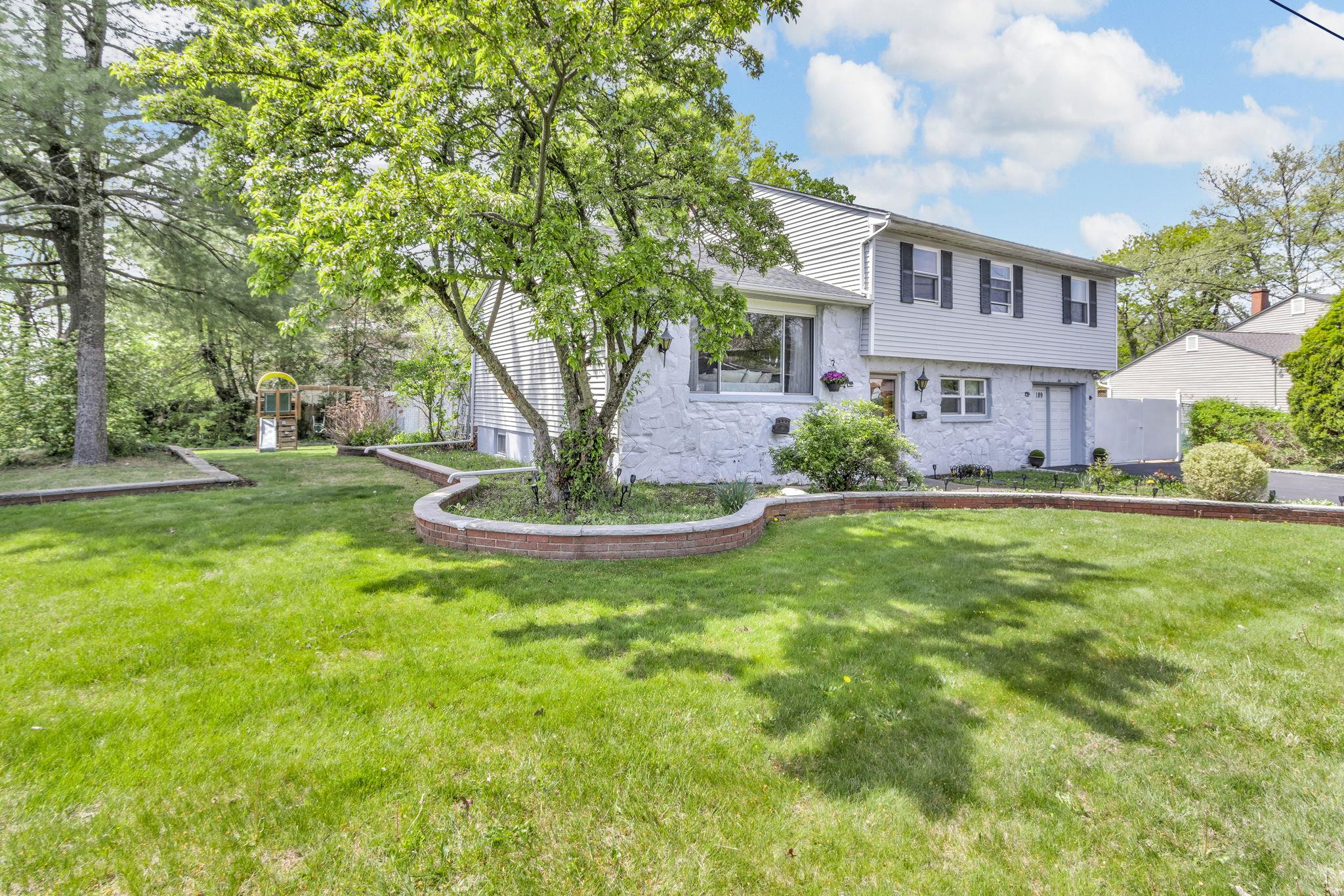 189 Edgewood Drive, Orangeburg, New York image 1