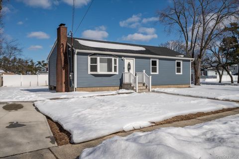 Homes For Sale - 93 Garfield Boulevard<br/> Farmingdale, NY 11735