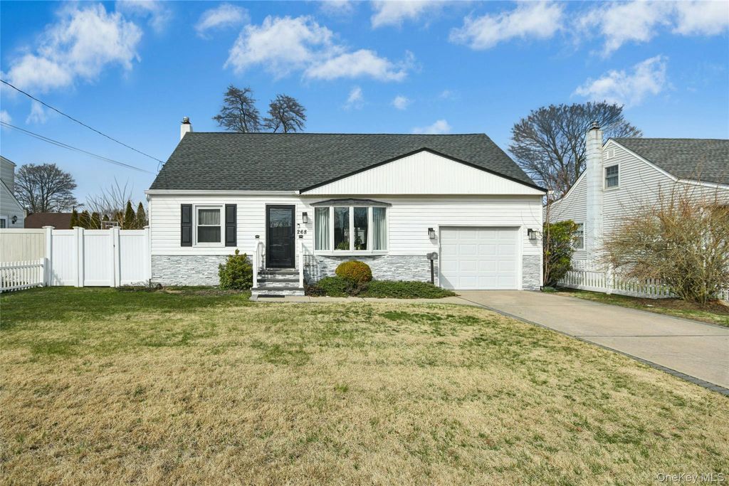 Photo of 268 42nd Street, Lindenhurst, NY 11757 (MLS # 978564)