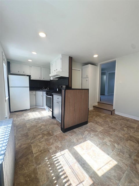 Photo of 249 N Macquesten Parkway #Floor 2, Mount Vernon, NY 10550 (MLS # 1046822)