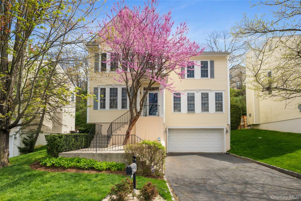 Photo of 26 Bellefair Road, Rye Brook, NY 10573 (MLS # 987739)