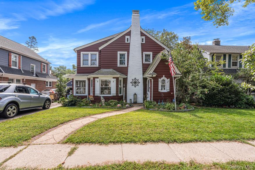 Photo of 20 Huron Road, Bellerose Village, NY 11001 (MLS # 1044569)