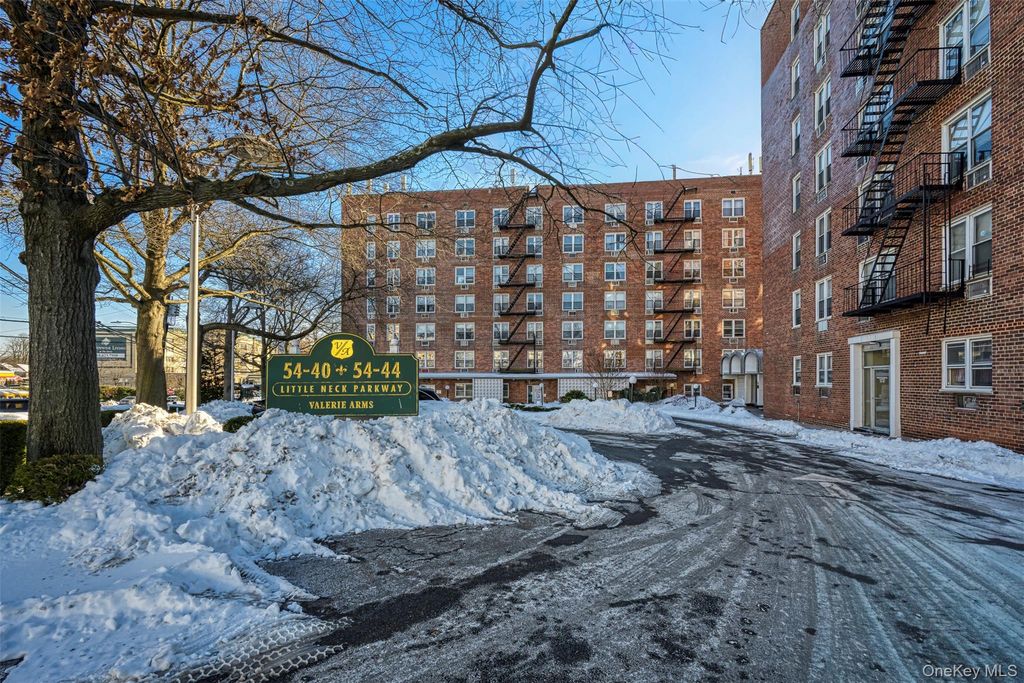 Photo of 54-40 Little Neck Parkway #6G, Little Neck, NY 11362 (MLS # 956961)