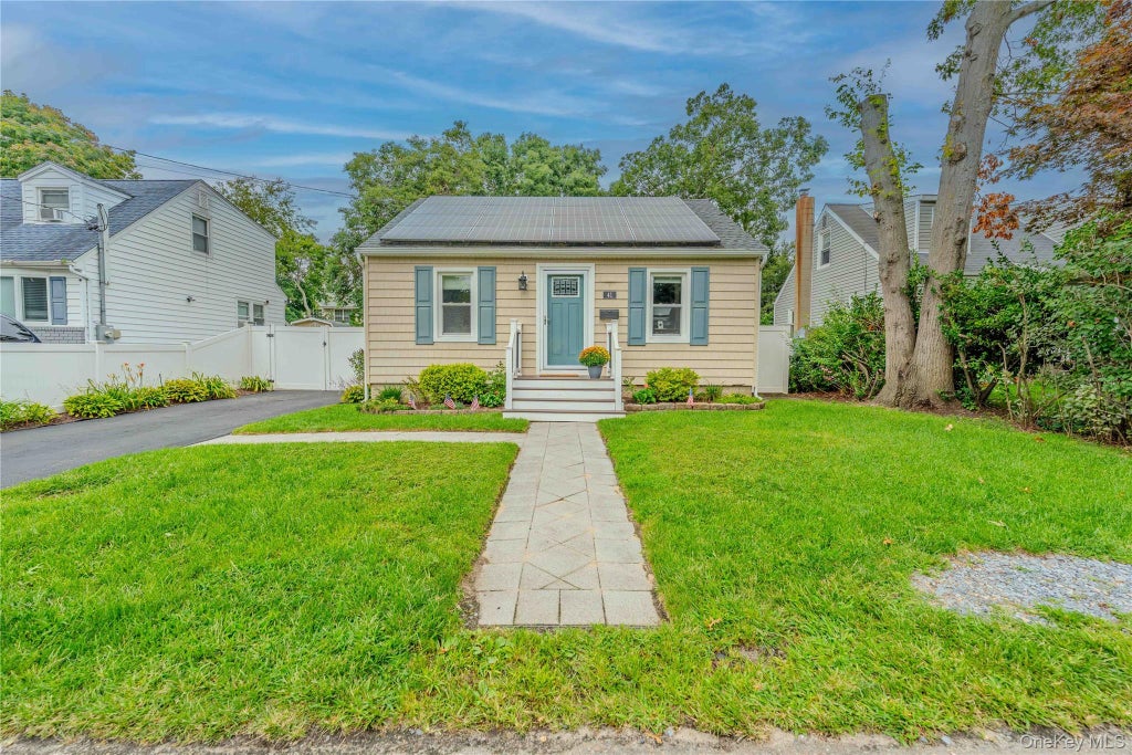 Photo of 41 W 6th Street, Patchogue, NY 11772 (MLS # 1045209)