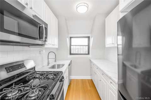 Photo of 64 Kensington Road #3B, Bronxville, NY 10708 (MLS # 1009480)
