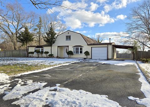 2 Coed Lane Farmingville NY 11738