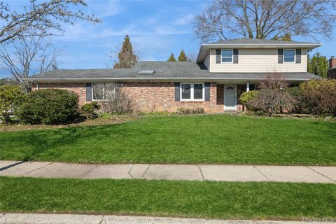 3 Clemson Lane Woodbury NY 11797