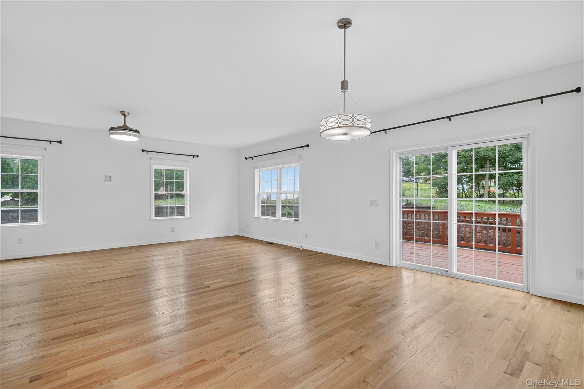 Elmsford, New York 10523, United States, 4 Bedrooms Bedrooms, ,3 BathroomsBathrooms,Residential,Active,210102