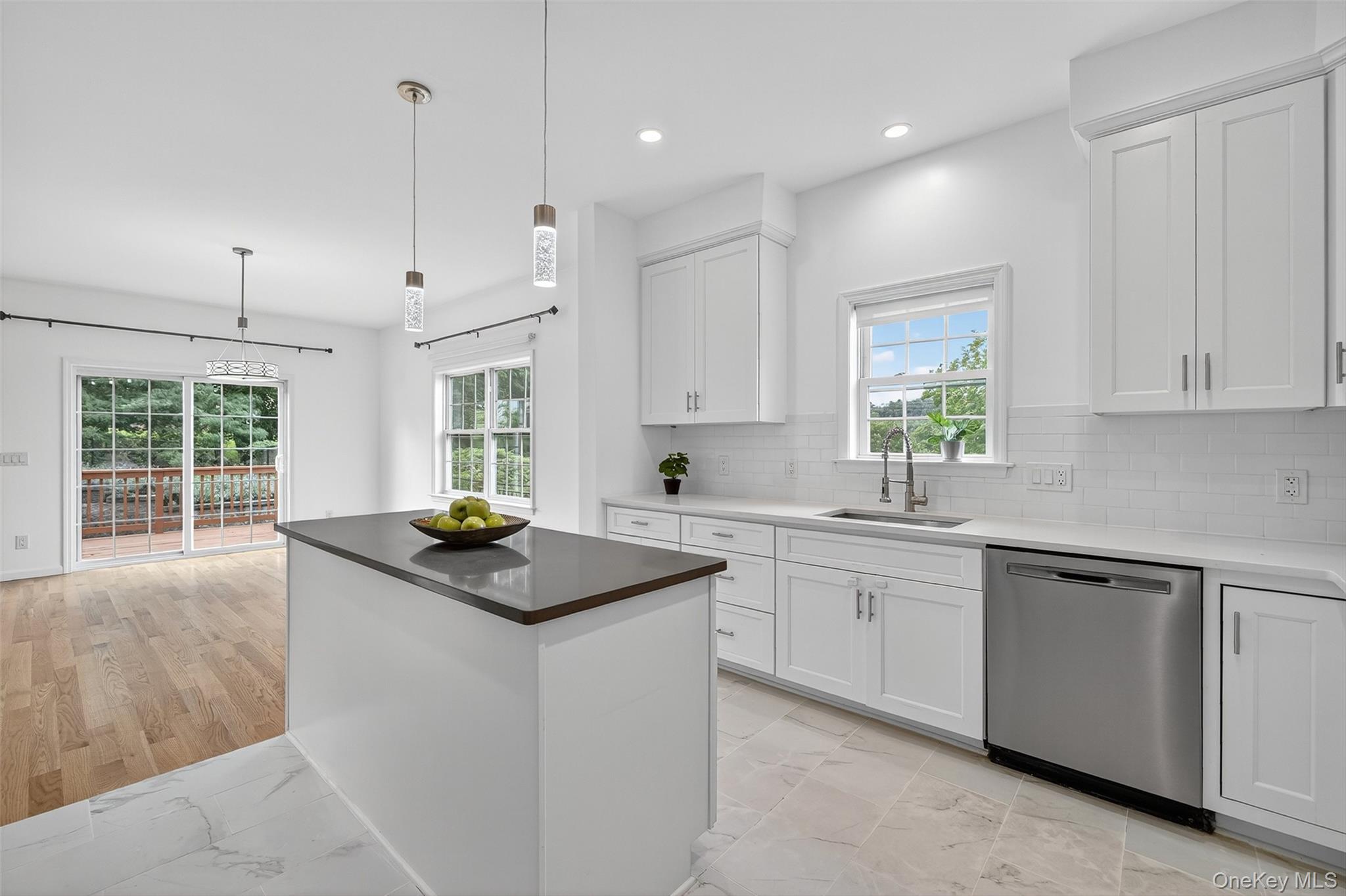 Elmsford, New York 10523, United States, 4 Bedrooms Bedrooms, ,3 BathroomsBathrooms,Residential,Active,210102