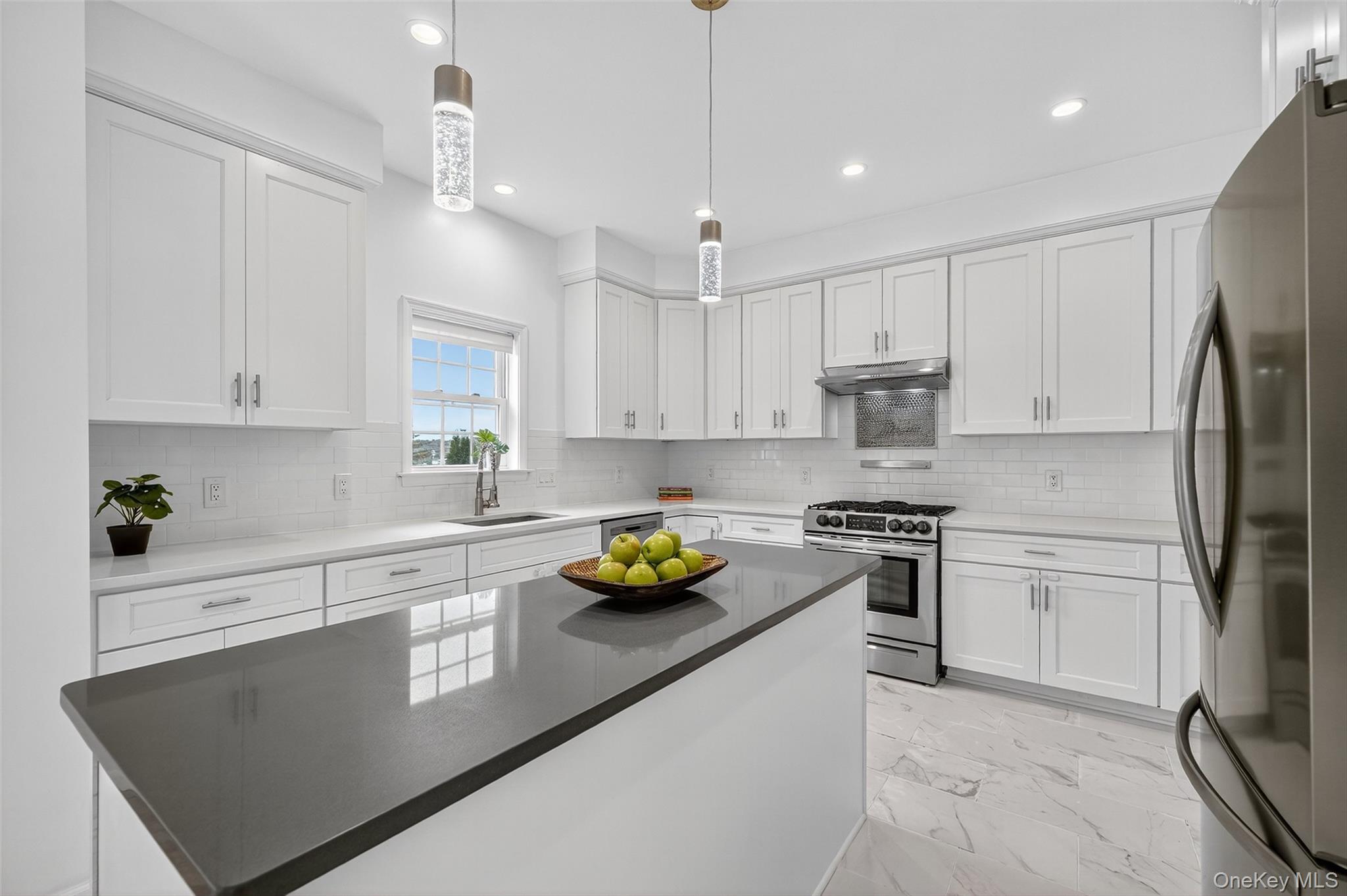 Elmsford, New York 10523, United States, 4 Bedrooms Bedrooms, ,3 BathroomsBathrooms,Residential,Active,210102