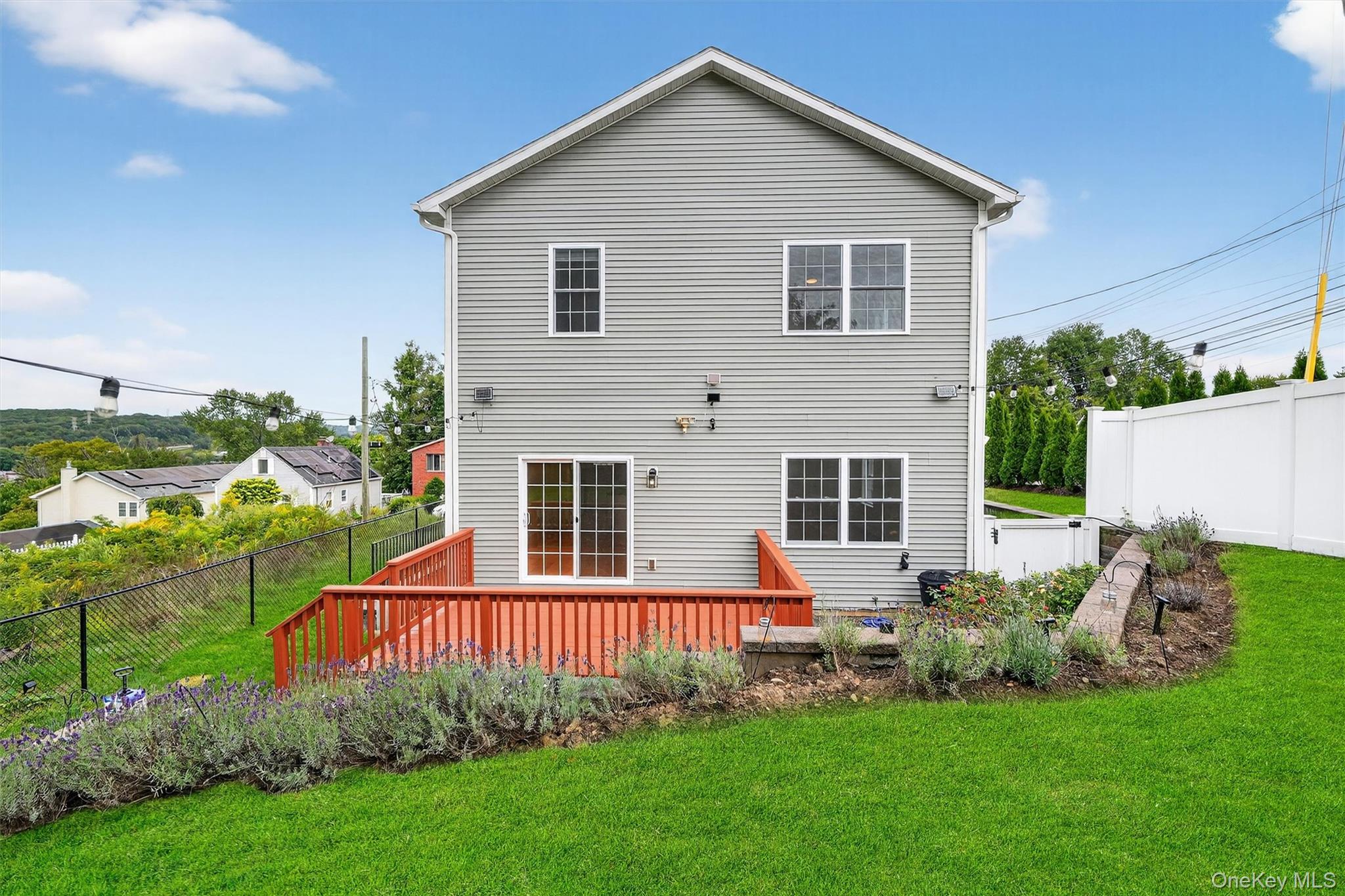 Elmsford, New York 10523, United States, 4 Bedrooms Bedrooms, ,3 BathroomsBathrooms,Residential,Active,210102