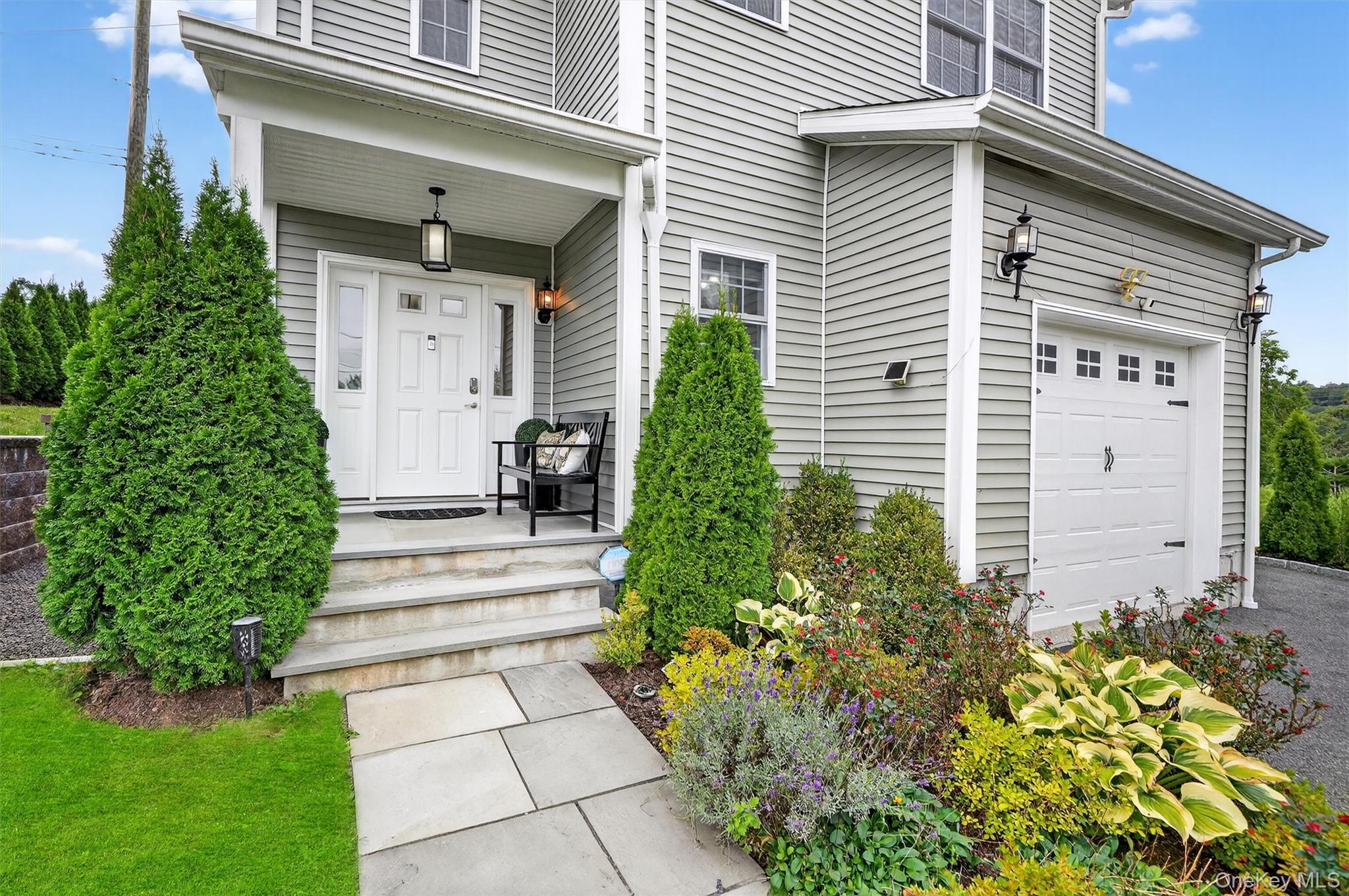 Elmsford, New York 10523, United States, 4 Bedrooms Bedrooms, ,3 BathroomsBathrooms,Residential,Active,210102