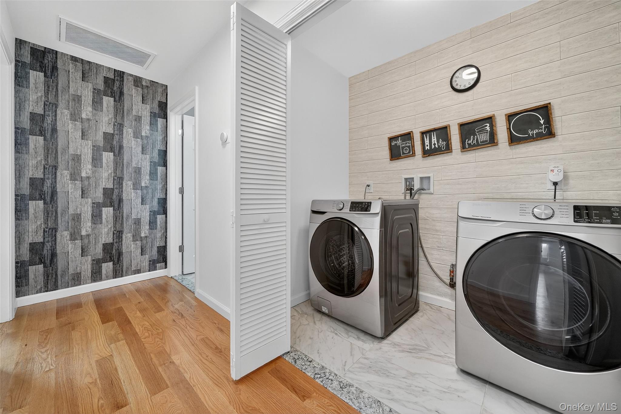 Elmsford, New York 10523, United States, 4 Bedrooms Bedrooms, ,3 BathroomsBathrooms,Residential,Active,210102