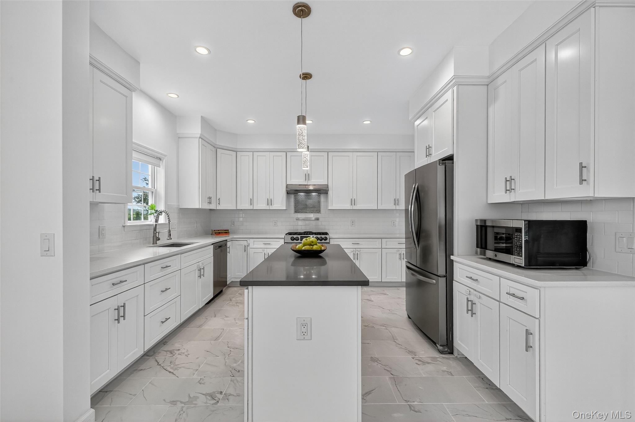 Elmsford, New York 10523, United States, 4 Bedrooms Bedrooms, ,3 BathroomsBathrooms,Residential,Active,210102