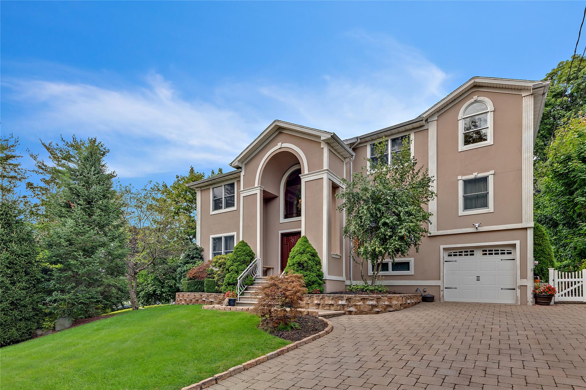 2 Dorchester Drive