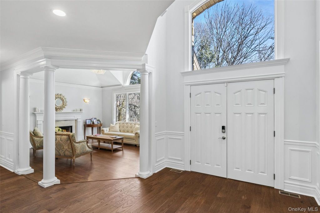 Photo of 1550 Laurel Hollow Road, Laurel Hollow, NY 11791 (MLS # 965680)