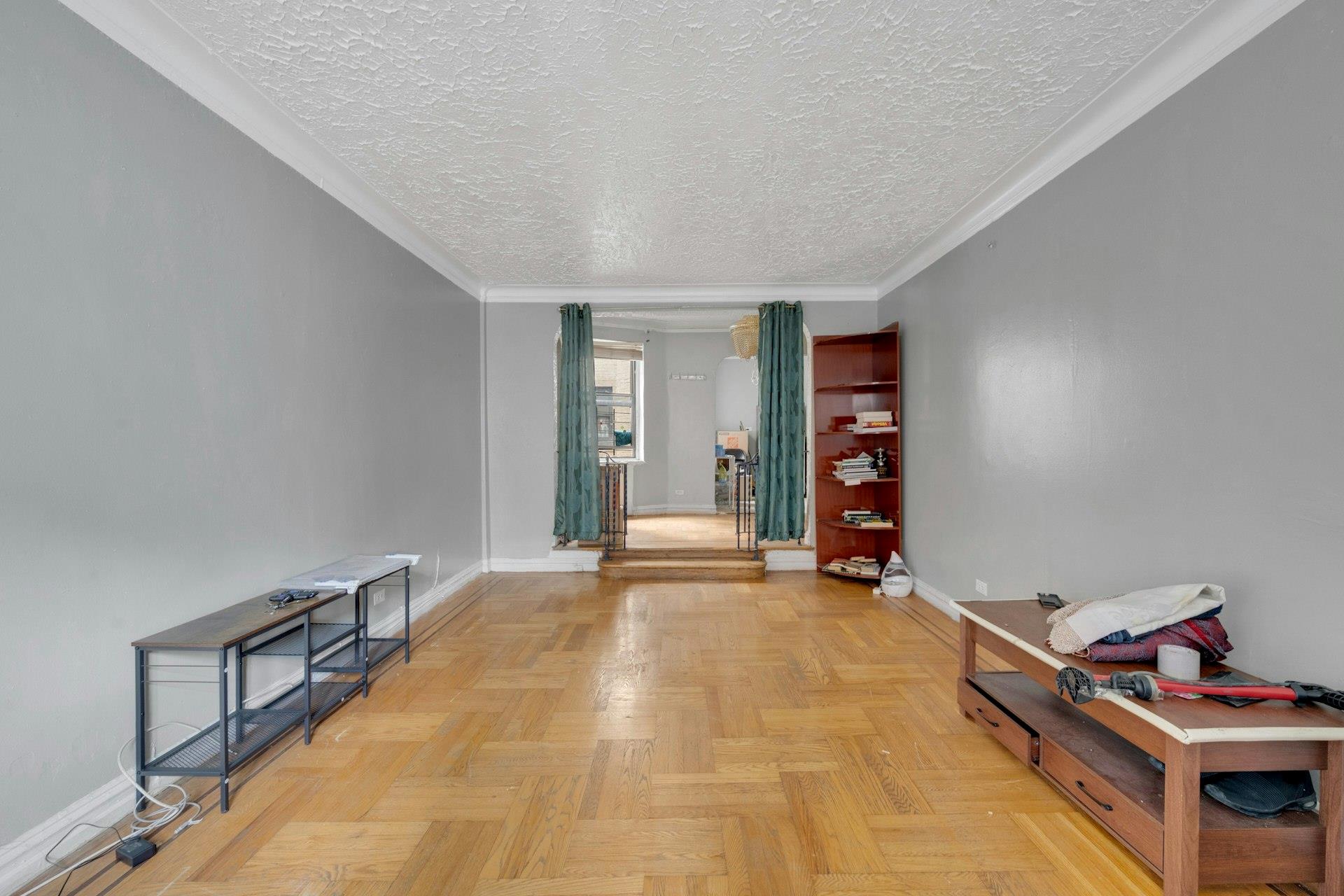2025 Valentine Avenue 3F