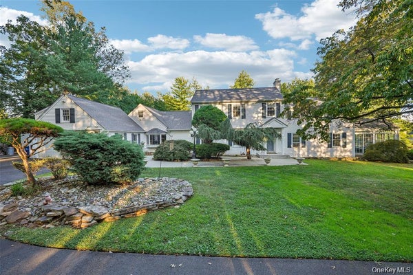 8 ABBEY RD, ORANGEBURG, NY 10962 - Image f626d0dc3ceb5ff372f7fc3d68dca6c3/2066447527