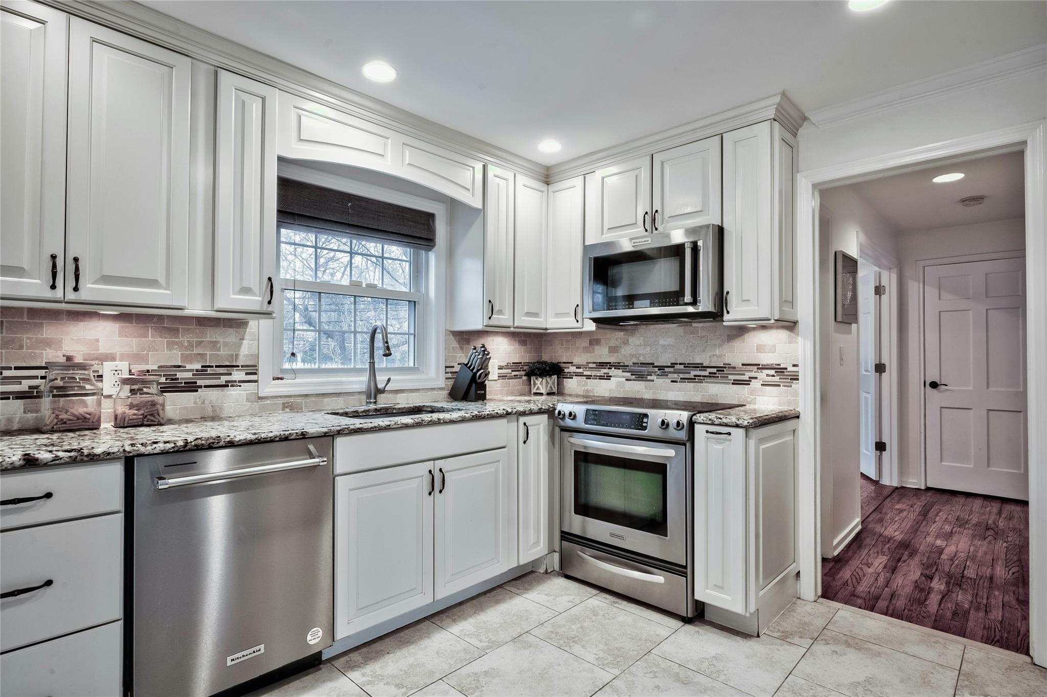 30 Borglum Road, Manhasset, Florida image 9