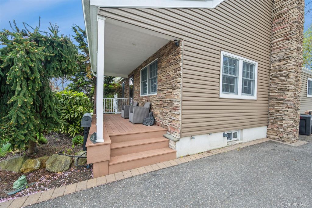 Photo of 2296 Willow Street, Wantagh, NY 11793 (MLS # 975842)