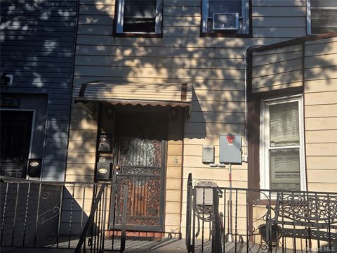 Apartment For Rent - 2726 Holland Avenue #2<br/> Bronx, NY 10467