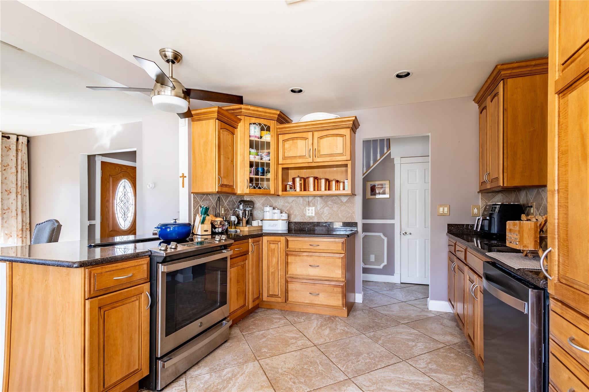 17 Wanda Terrace, Farmingville, New York image 9