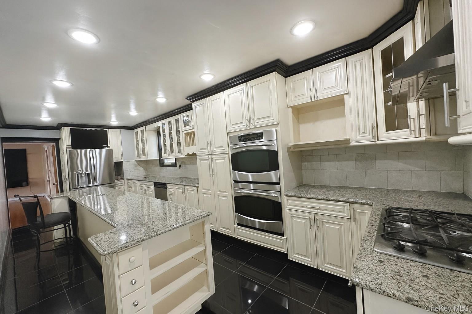 107-43 Inwood Street