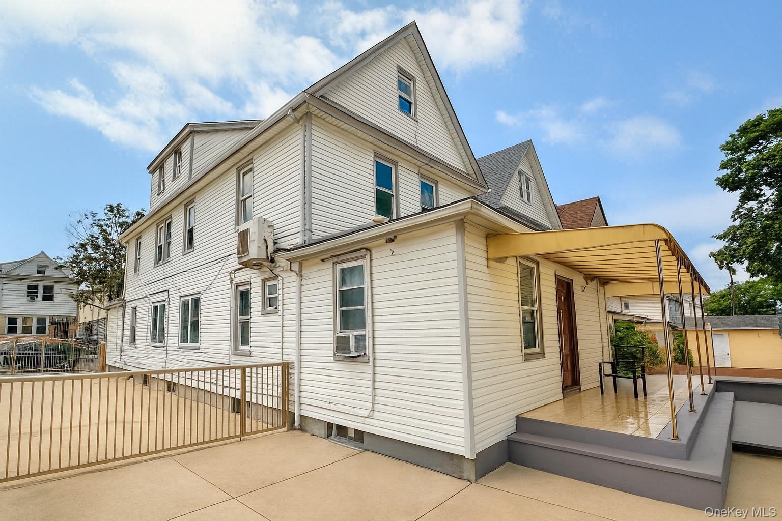 107-43 Inwood Street