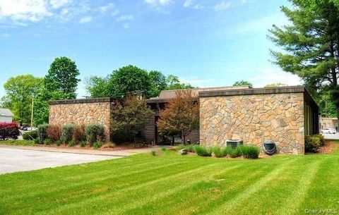 10 Boice Hyde Park NY 12538